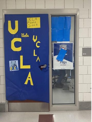 The door decorations ranged from profiling careers to campuses across the country, from Columbia (NY) to UCLA. 