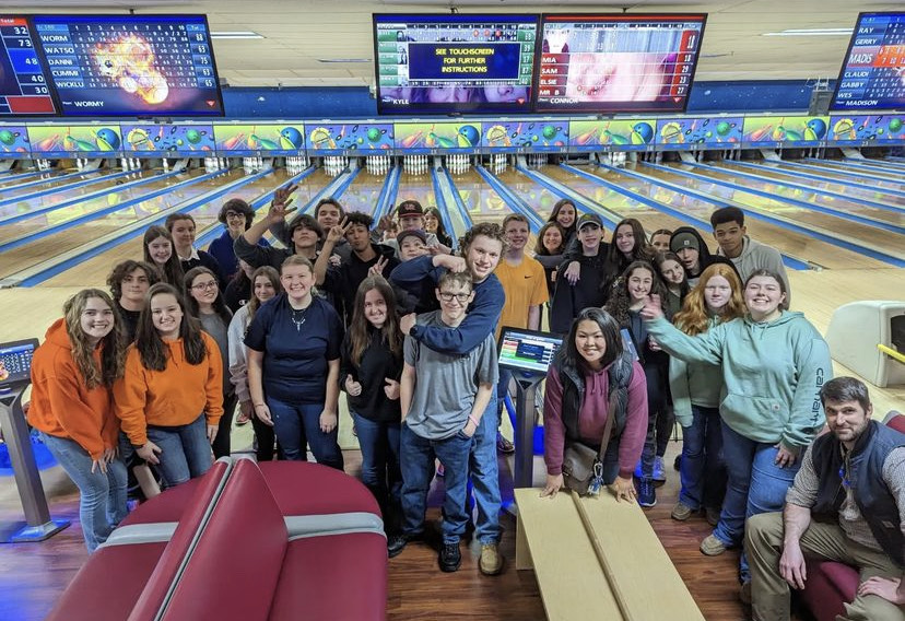 In honor of FFA week, NHS was all in favor of showing their spirit by holding a bowling night for FFA members. 
