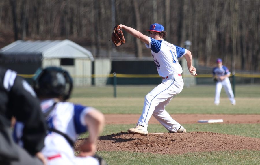 Nonnewaug pitcher Lucas Savarese pitches against New Fairfield earlier this month. (Noreen Chung)