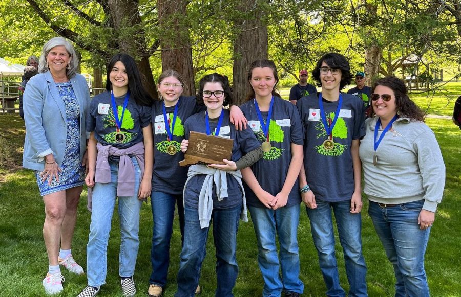 The+Nonnewaug+Envirothon+team+poses+after+winning+the+state+championship+May+18.