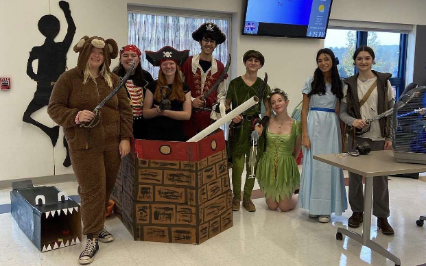 After weeks of preparation, the 2023-24 Sophomore Block team displayed their theme Peter Pan at Nonnewaug’s annual Trick or Treat Street, representing the Woodbury FFA program.