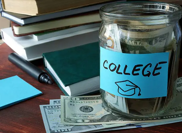 A shorter summer means a shorter working season for students. While students are trying to work as much as they can throughout the summer to save up funds for college costs, the shortened summer due to the snow will only make this challenge harder. Photo courtesy of designer491 (Unsplash)
