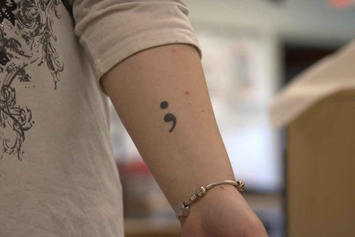 Selma Dedovic has a tattoo of a semicolon on her forearm. Dedovic explained that she got it for its meaning and personal siginificance.