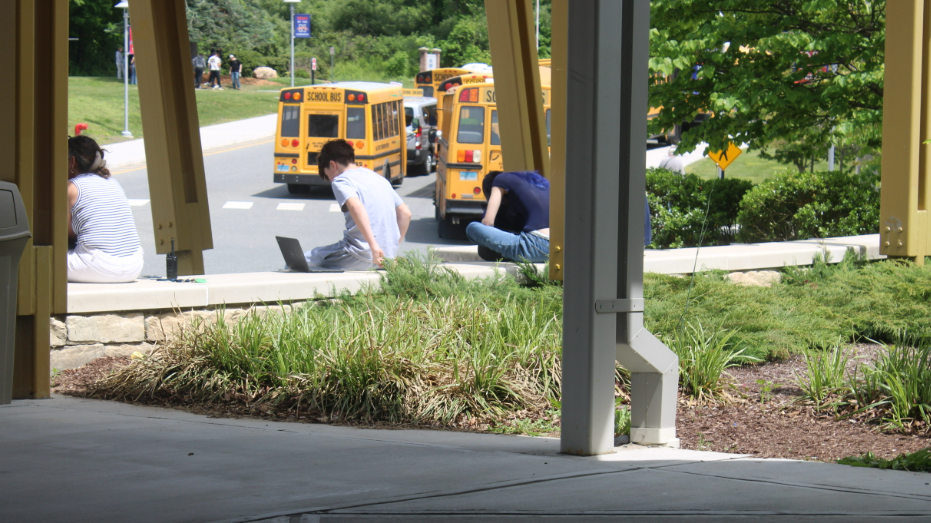 A significant number of NHS students leave the school after the final bell. There are many who chose to be involved in other activities apart from school either due to their own interests or a busy after-school schedule